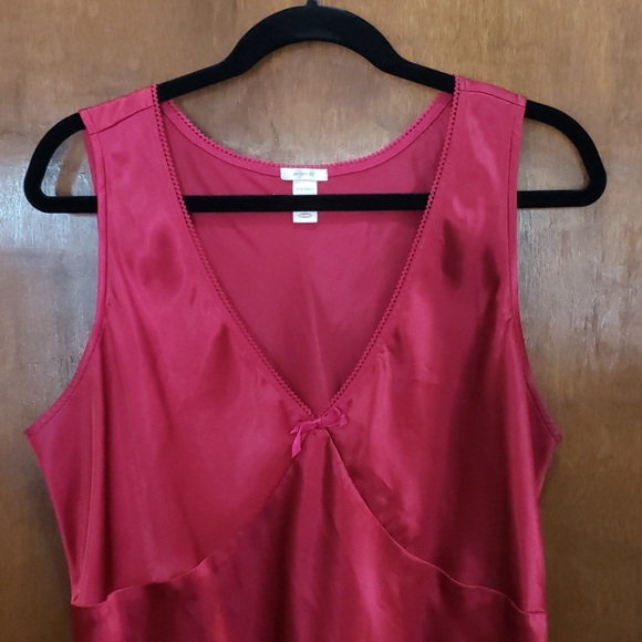Satin feeling/looking magenta Old Navy Top XLarge - Picture 10 of 12
